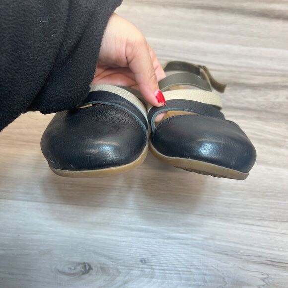 El Naturalista Black Sandals with Flexible Sole - Picture 5 of 10